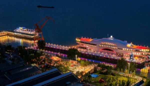 5 万方滨江草坪撒欢！快乐毛球「无宠不起浪」萌宠盛宴落地芜湖老船厂1900