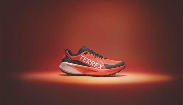 adidas TERREX 发布新款越野竞训跑鞋 Agravic 3 大速恒星，竞赛野训，游刃有余