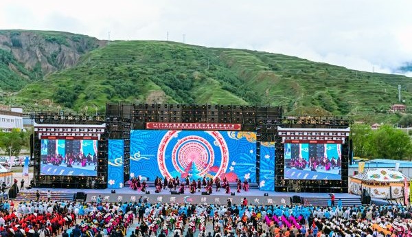 2024年炉霍望果民俗文化活动启幕